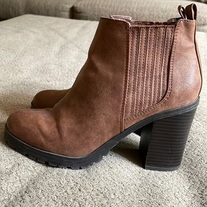 Sam & Libby ankle boots